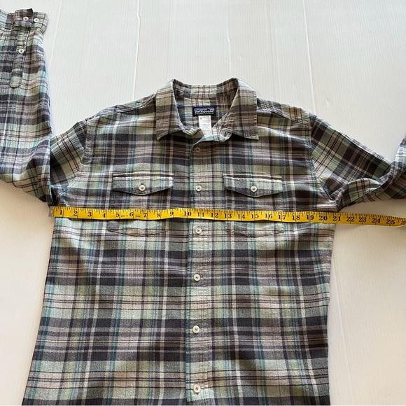 Patagonia Organic Cotton Plaid Button Up Shirt Green/Charcoal Size Med - Picture 8 of 9